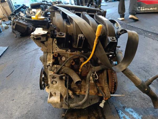 MOTEUR RENAULT ESSENCE - Vue 3